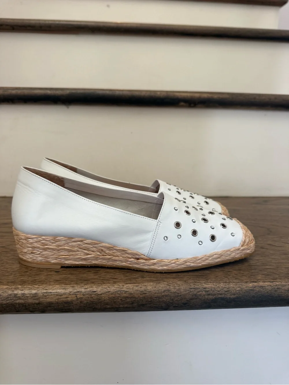 Stuart Weitzman Vintage White Studded Leather Slip On Espadrilles 6.5 M